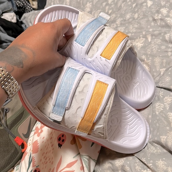 Flips - Picture 2 of 5